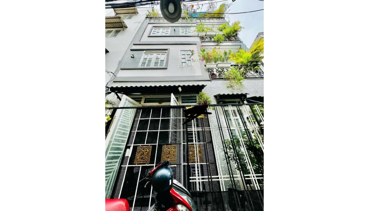 [Đầu tư đáng cân nhắc] BẤT ĐỘNG SẢN ĐẸP: NHÀ 4 TẦNG BTCT, 4 PHÒNG NGỦ, RỘNG 4M, HẺM 1/, 5 TỶ XX