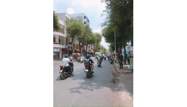 Quận 5 Bán Nhà Mặt Tiền KD Ngay Hồng Bàng 4.3X19, 4Tầng Đẹp Vào KD Luôn, 22Tỷ