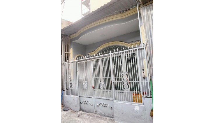 Bán nhà cấp 4 có lửng 45m2 (4x12) sát mt Hiệp Thành 13 Q12 ,hẻm 3 gác ,sát chợ Hiệp Thành , 3 TỶ NHỈNH 0932030061