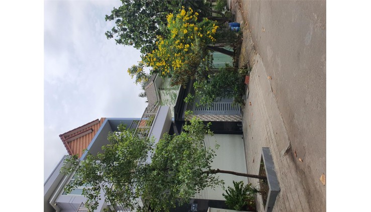 Nhà Mặt Tiền long trường q9 vừa ở vừa kinh doanh. 105m. giá rẻ hơn khu vực. 6.9 tỷ.bớt lộc.