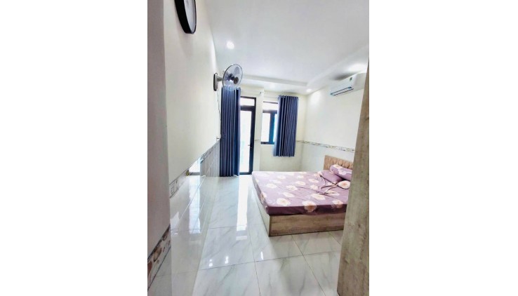 Bán nhà 5 tầng ngay trung tâm quận 5 - 40M² - Hẻm xe hơi