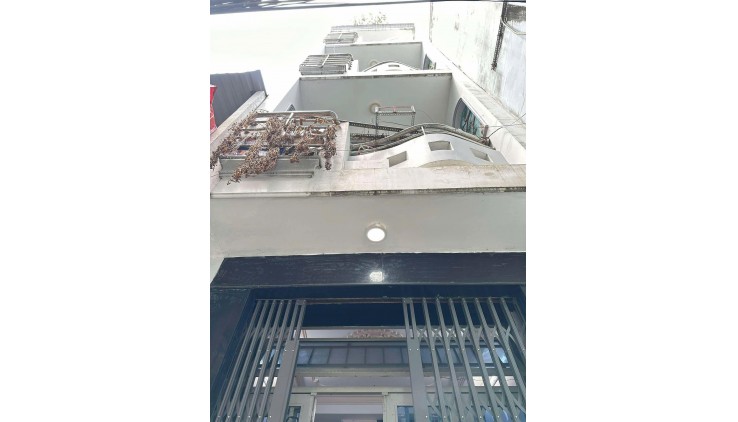 **Bán Nhà H.ẻ.m 4.5m, Khu VIP CX Đô Thành Quận 3, 5 Tầng BTCT-5PN, C.H.Ỉ 5Tỷ Hơn