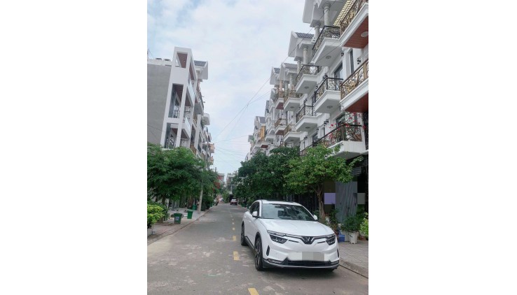 Nhà mới khu vip hxh tránh nhau 50m2-4tang Tân Thới Hiệp 29 QUẬN 12 , 5 tỷ nhỉnh 0932030061