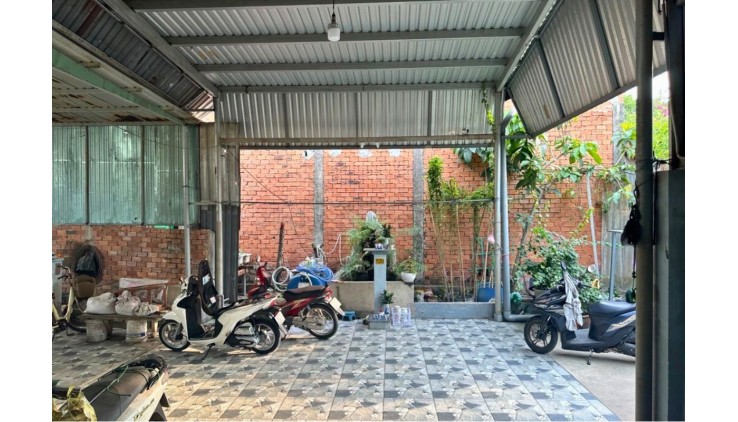 Chỉ 3.8 tỷ Hóc Môn Có Nhà Mới Hẻm Xe Hơi Vào Nhà 115m2