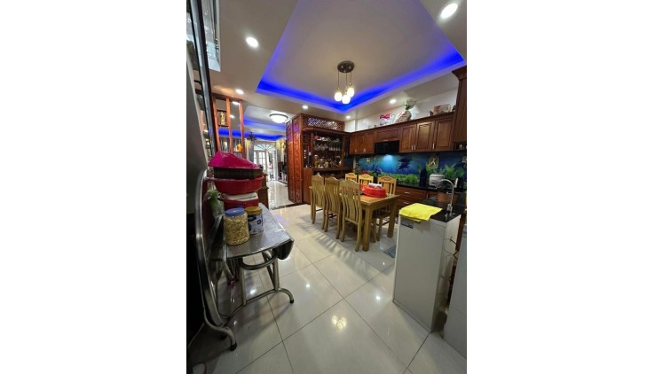 CƠ HỘI VÀNG! Bán Nhà 2 Tầng, Hẻm Xe Hơi, Thủ Đức - Chỉ 5.33 Tỷ, Tiềm Năng Tăng Giá Cao