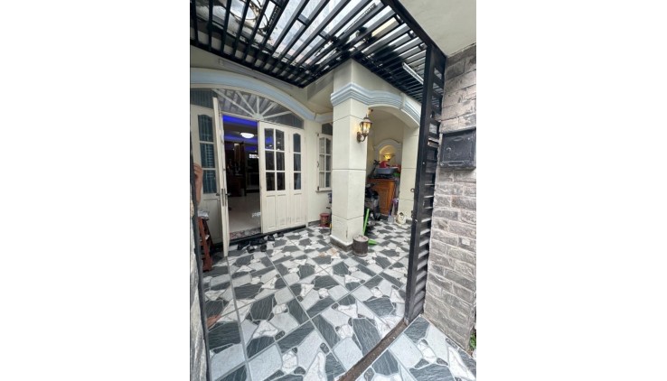 CƠ HỘI VÀNG! Bán Nhà 2 Tầng, Hẻm Xe Hơi, Thủ Đức - Chỉ 5.33 Tỷ, Tiềm Năng Tăng Giá Cao