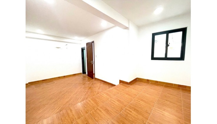 Nhà Bán PHÚ NHUẬN - Hẻm 76/ Trần Hữu Trang ,  30M2 ,  4PN 4WC - 4 tỷ 850