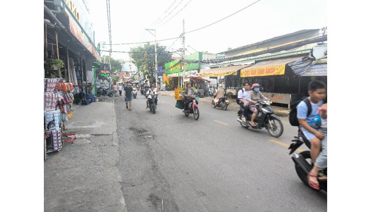 Bán nhà mặt phố Q.9, 100m2, 3 tầng, 5PN, 10.5 tỷ, sổ đỏ.công chứng nhanh.