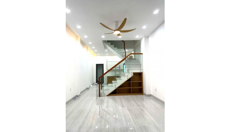 Bán nhà Q.9, 91m2, 3PN, 3WC, 6.4 tỷ, sổ đỏ