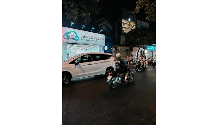 ĐẤT LỚN NỞ HẬU MẶT TIỀN TT THỦ ĐỨC 11( TRUÔNG TRE) 581M. BÁN GẤP CHIA TÀI SẢN. GIÁ 32.5 TỶ TL.