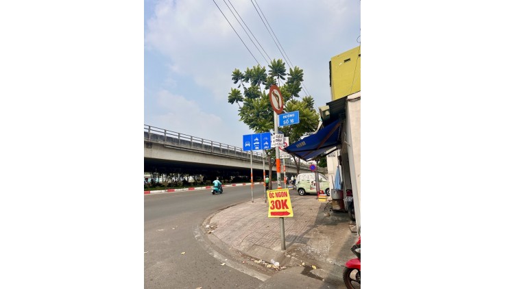 NHÀ 3 TẦNG. CHIA LÀM 3 CĂN. 6 PN. DÒNG TIỀN 21TR/T NGAY GIGAMALL. CHỈ 6.2 TỶ. TL,