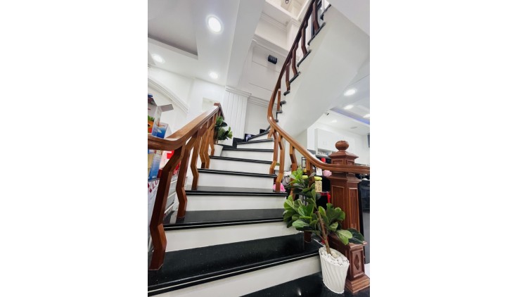 BÁN NHÀ NGUYỄN THƯỢNG HIỀN - 4M X 15M - 3 TÀNG HXH CHỈ 6.65 TỶ