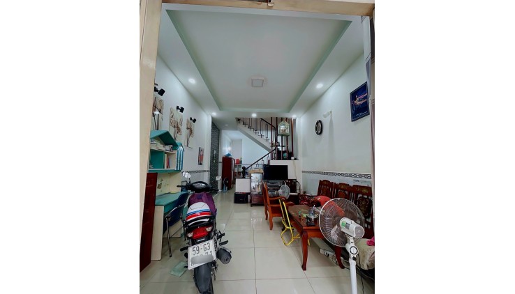 Bán Nhà Hẻm ô tô thông - Phạm Văn Bạch, P.15, Tân Bình – 40m², 2PN, Chỉ 4Tỷ Nhỉnh!