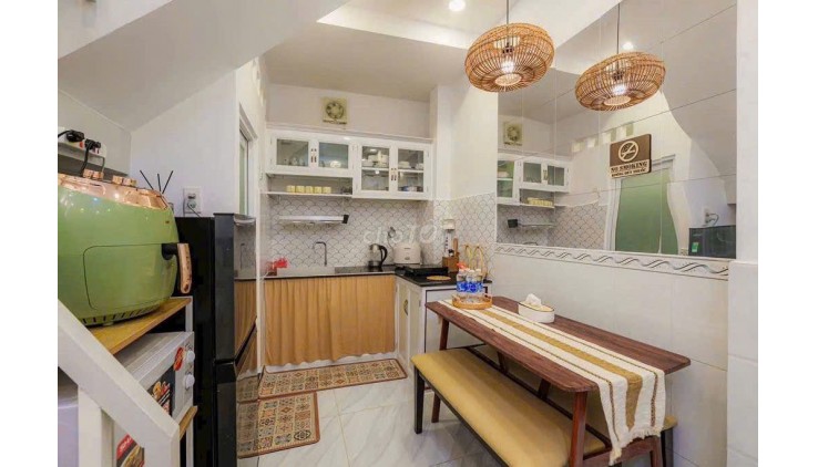 NHÀ NHỎ XINH, STYLE HIỆN ĐẠI, VỊ TRÍ ĐẮC ĐỊA NGUYỄN CƯ TRINH - QUẬN 1