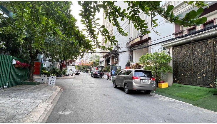 NHÀ NGỘP BANK, MẶT TIỀN ĐƯỜNG SỐ 36 TÂN QUY QUẬN 7, KẾ LOTTE, 5 TẦNG, 4 X 17M, NHỈNH 11 TỎI