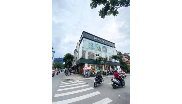 !!!*Siêu Hiếm–Bán Gấp Lô Đất Góc 3 Mặt Tiền Khánh Hội, Phường 6, Quận 4