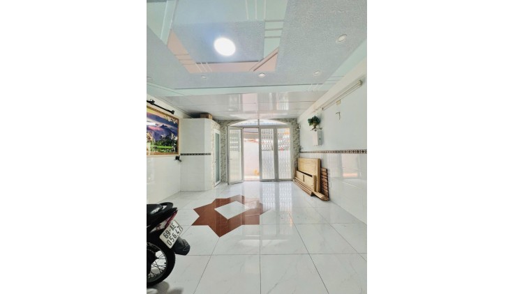 ‼️Bán Nhà Ngon 5Tầng,Mới Đẹp Ở Luôn,Ôto Sát Nhà Lãnh Binh Thăng
Ngang Hiếm 4.7m 5Tỷ Hơn.