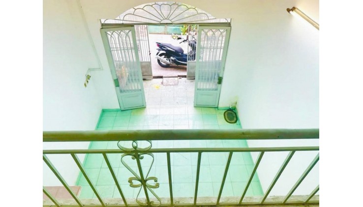 Bán nhà cấp 4 có lửng 45m2 (4x12) sát mt Hiệp Thành 13 Q12 ,hẻm 3 gác ,sát chợ Hiệp Thành , 3 TỶ NHỈNH 0932030061