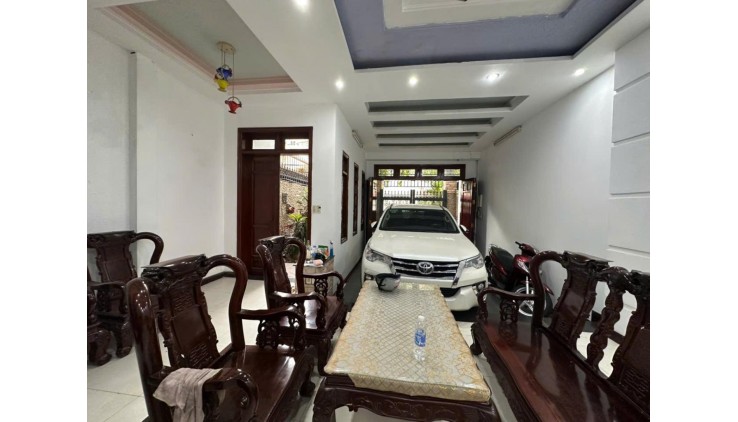 Bán nhà mặt tiền Tạ Quang Bửu, tặng nội thất, 6x18 chỉ 20 tỷ