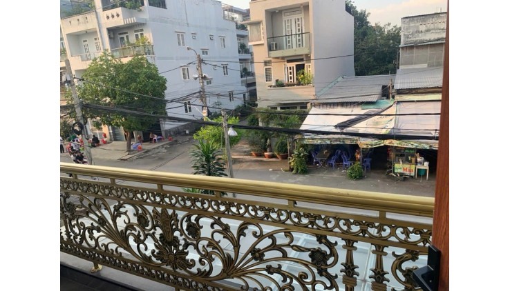 Bán nhà mặt phố Thủ Đức 119m², 16.3 tỷ, 3 tầng, 5PN, sổ đỏ