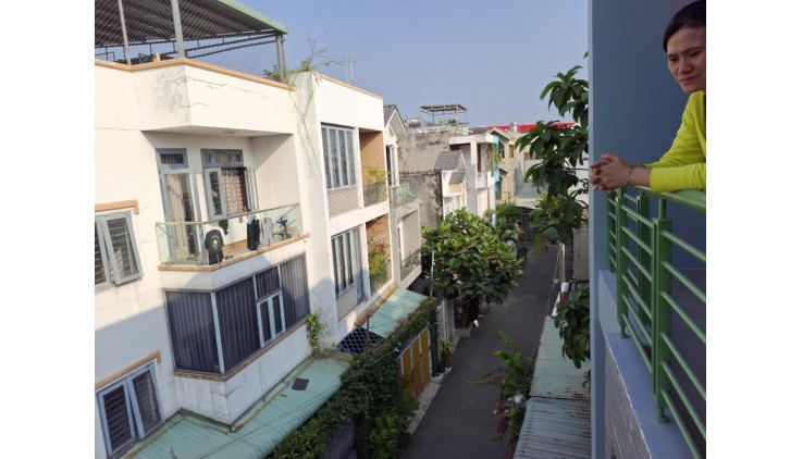 Siêu víp nhà 4 tầng đình phong phú.Tặng fun nội thất xin sò. có dòng tiền 21tr/th. giá 7.5 tỷ. tl.