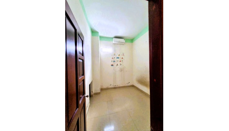 Cho thuê nhà nguyên căn mặt tiền đường 3, Trường Thọ, 7PN, 250m²