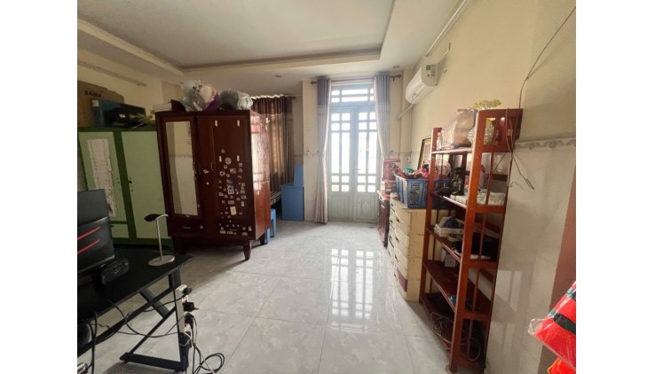 Bán nhà 100m², 3 tầng, 4PN, 4WC, Q.9, 15 tỷ, sổ đỏ