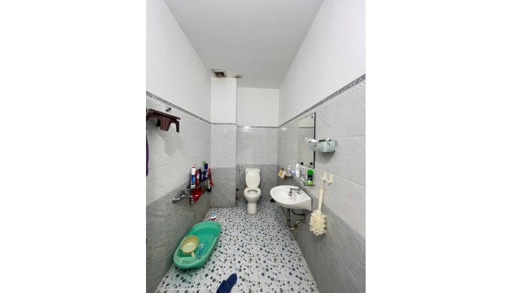 Bán nhà 100m², 3 tầng, 4PN, 4WC, Q.9, 15 tỷ, sổ đỏ