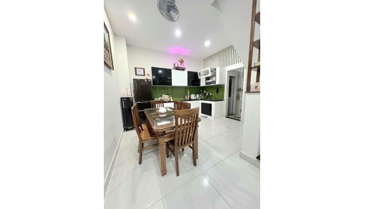 HẺM XE HƠI – KHU VIP QUẬN 7 – NHÀ ĐẸP DUY NHẤT TRONG PHÂN KHÚC - CHỈ 8.1 TỶ