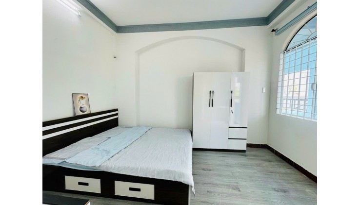 Chính chủ cho thuê phòng (nhà mặt tiền) mới 100% chỉ 3tr đầy đủ nội thất đường Cộng Hoà, Tân Bình