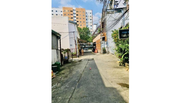 DÃY TRỌ 5 PHÒNG - HXH SÁT MT - ĐỐI DIỆN AEON  - 130M NGANG 6.5 NHỈNH 7 TỶ TL