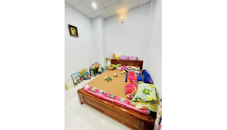NHỈNH 4 ĐỒNG - LÊ TRỌNG TẤN -HXH - CÁCH MT 1 CĂN - 2 TẦNG - 60M NGANG 5