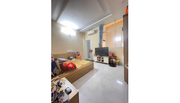GIÁP GÒ VẤP - Ô TÔ NGỦ NHÀ - NGAY NGÃ TƯ GA - 67M2 ( 4.5x16), 4 TẦNG, 4 PN, PHÙ HỢP MUA Ở, VPCT - GIÁ NHỈNH 6 TỶ.