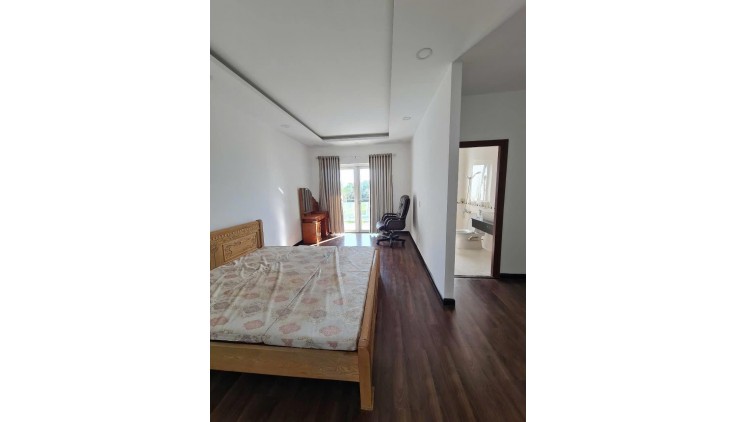 CHO THUÊ NHÀ MỚI TINH KHANG ĐIỀN Q9, DT 75M2, 3 PHÒNG NGỦ, 3 WC, GIÁ THUÊ 13TR. 1 THÁNG