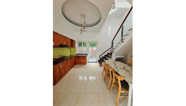 CHO THUÊ NHÀ MỚI TINH KHANG ĐIỀN Q9, DT 75M2, 3 PHÒNG NGỦ, 3 WC, GIÁ THUÊ 13TR. 1 THÁNG