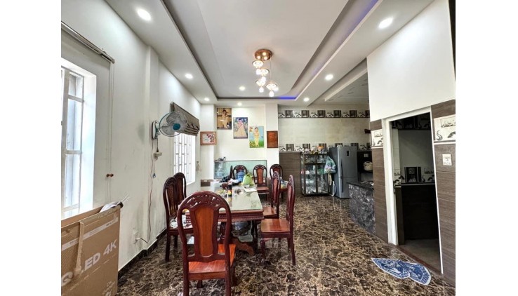 BÁN BIỆT THỰ LÔ GÓC MẶT TIỀN THẠNH LỘC - HƠN 107M2 (7x16), 3 TẦNG, 4 PN - GẦN NGÃ TƯ GA, GIÁP GÒ VẤP - GIÁ CHỈ 8.5 TỶ.