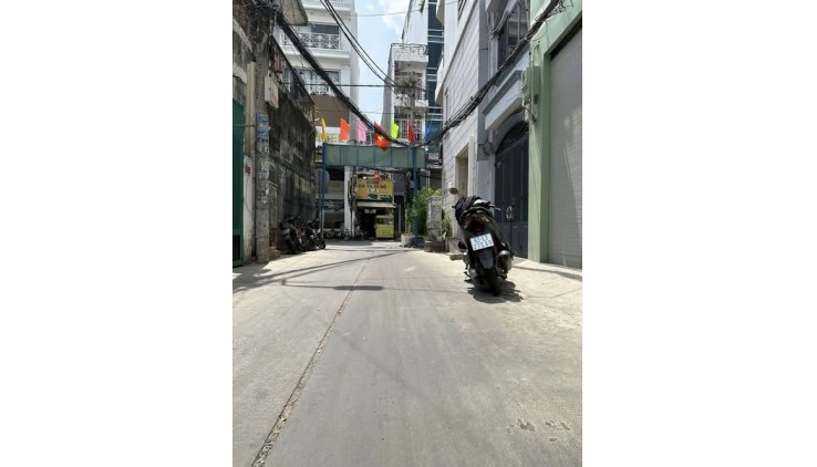 Nhà Hẻm Ôtô Đường Hồ Bá Kiện Phường 15 Quận 10.