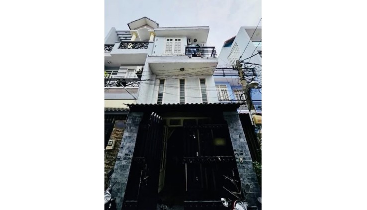NGAY 4 XÃ - GIÁP TÂN PHÚ - HÊM NHỰA 5M - 60M - 3 TẦNG - 3 NGỦ NHỈNH 5 ĐỒNG