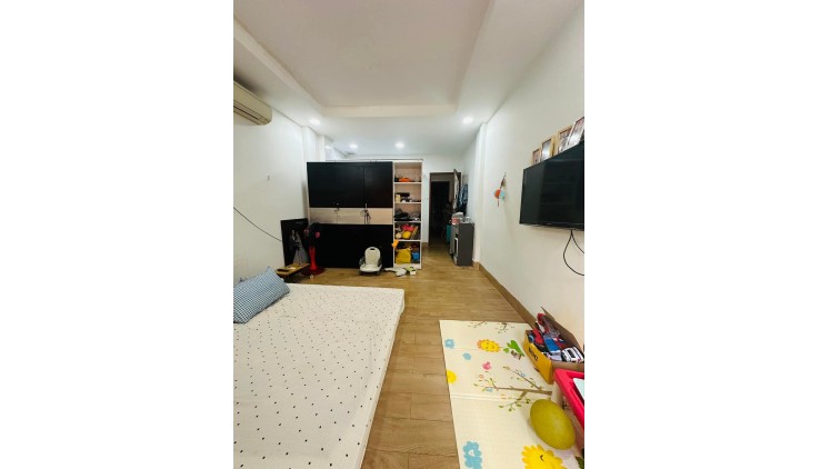 Nhà Hẻm Ôtô Cách Mạng Tháng 8 Phường 12 Quận 10.