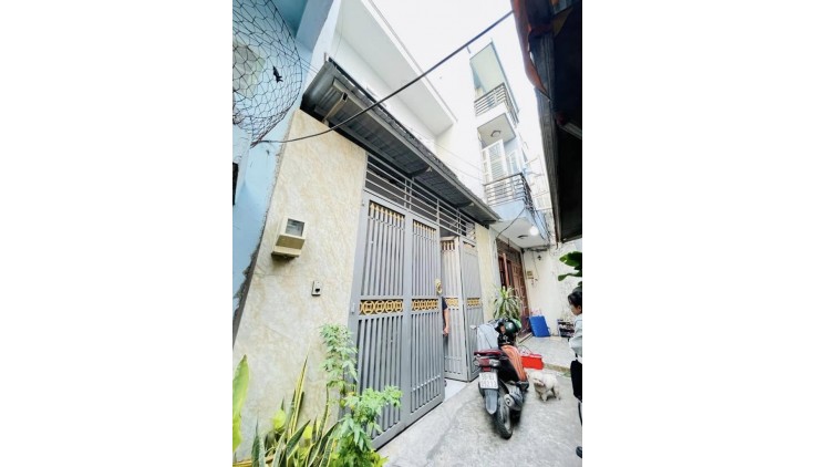 NHỈNH 4 ĐỒNG - LÊ TRỌNG TẤN -HXH - CÁCH MT 1 CĂN - 2 TẦNG - 60M NGANG 5