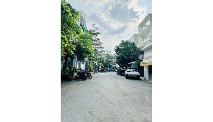 TÂY THẠNH - HẺM 6M - SÁT MẶT TIỀN - 44M - 4❌11 - 2 TẦNG NHỈNH 4 TỶ