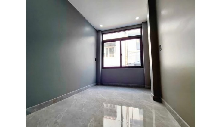 Nhà Hẻm Ôtô Đường Lý Thái Tổ Phường 1 Quận 3.
