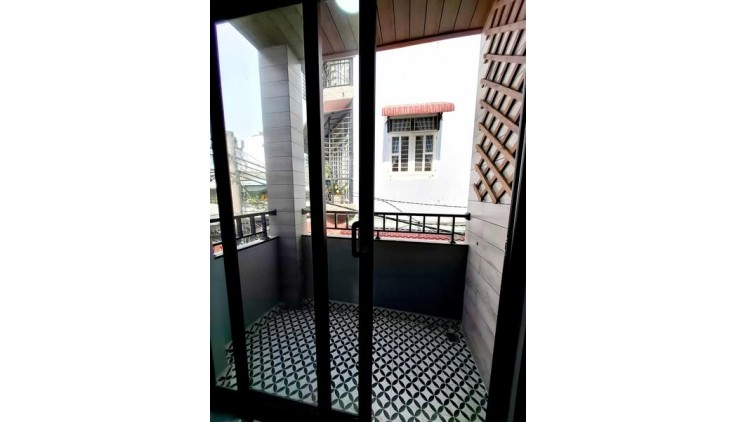 Nhà Hẻm Ôtô Đường Lý Thái Tổ Phường 1 Quận 3.