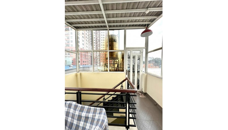 Bán nhà mới, 3 tầng - Võ Văn Kiệt Quận 5 - 85m2