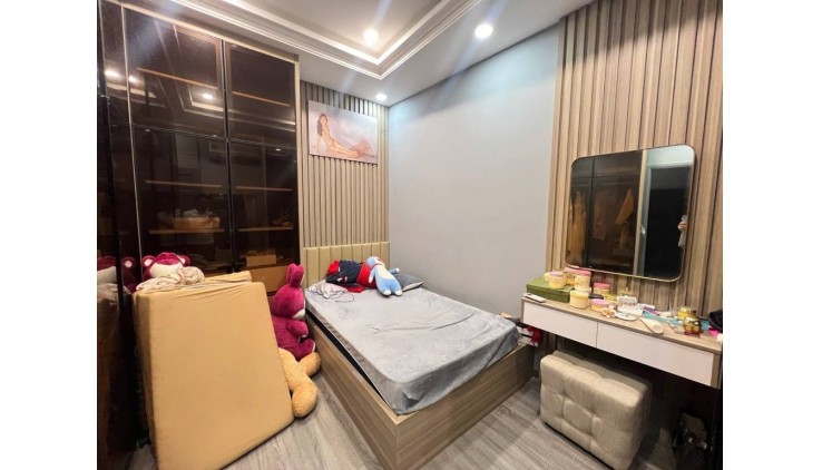 NHÀ ĐẸP TRƯỜNG THỌ - HXH TRÁNH NHAU- 4 PHÒNG NGỦ - CHỈ 6T HƠN