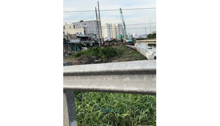 Bán đất: 04 lô liền nhau , lô duy nhất có diện tích lớn, mỗi lô 5x20m (không bán lẻ).