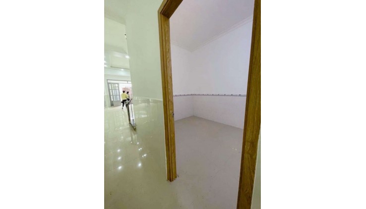 Bán nhà hxh 88m2-2tang Bùi Văn Ngữ Q12 , sát chợ Ngã 3 Đông Quang , 5 tỷ nhỉnh 0932030061