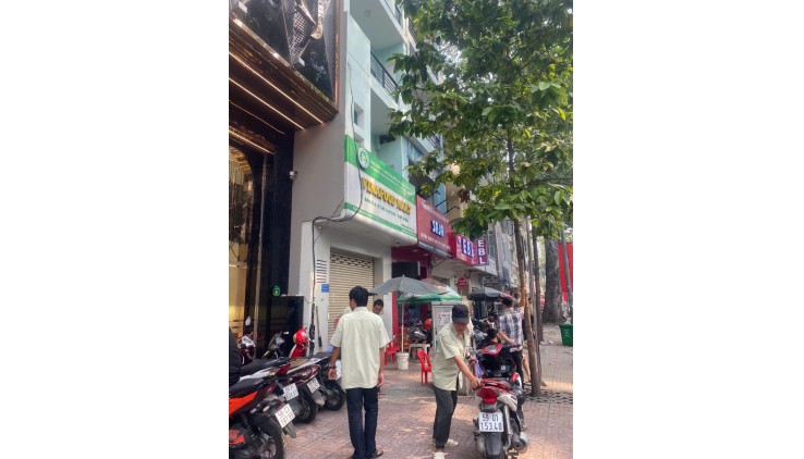 **Chính Chủ Bán nhà 4 Tầng Mặt Tiền Trần Tuấn Khải Q5 8.6x19m HDT 50 triệu giá 35.9Tỷ