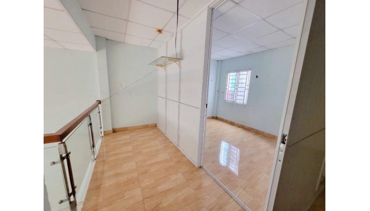 Bán nhà hxh cấp 4 có lửng 92m2 (6,5x14) Hiệp Thành 13 Q12 ,liền kề Cầu Sa , 4 tỷ nhỉnh 0932030061
