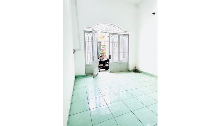 Bán nhà cấp 4 có lửng 45m2 (4x12) sát mt Hiệp Thành 13 Q12 ,hẻm 3 gác ,sát chợ Hiệp Thành , 3 TỶ NHỈNH 0932030061